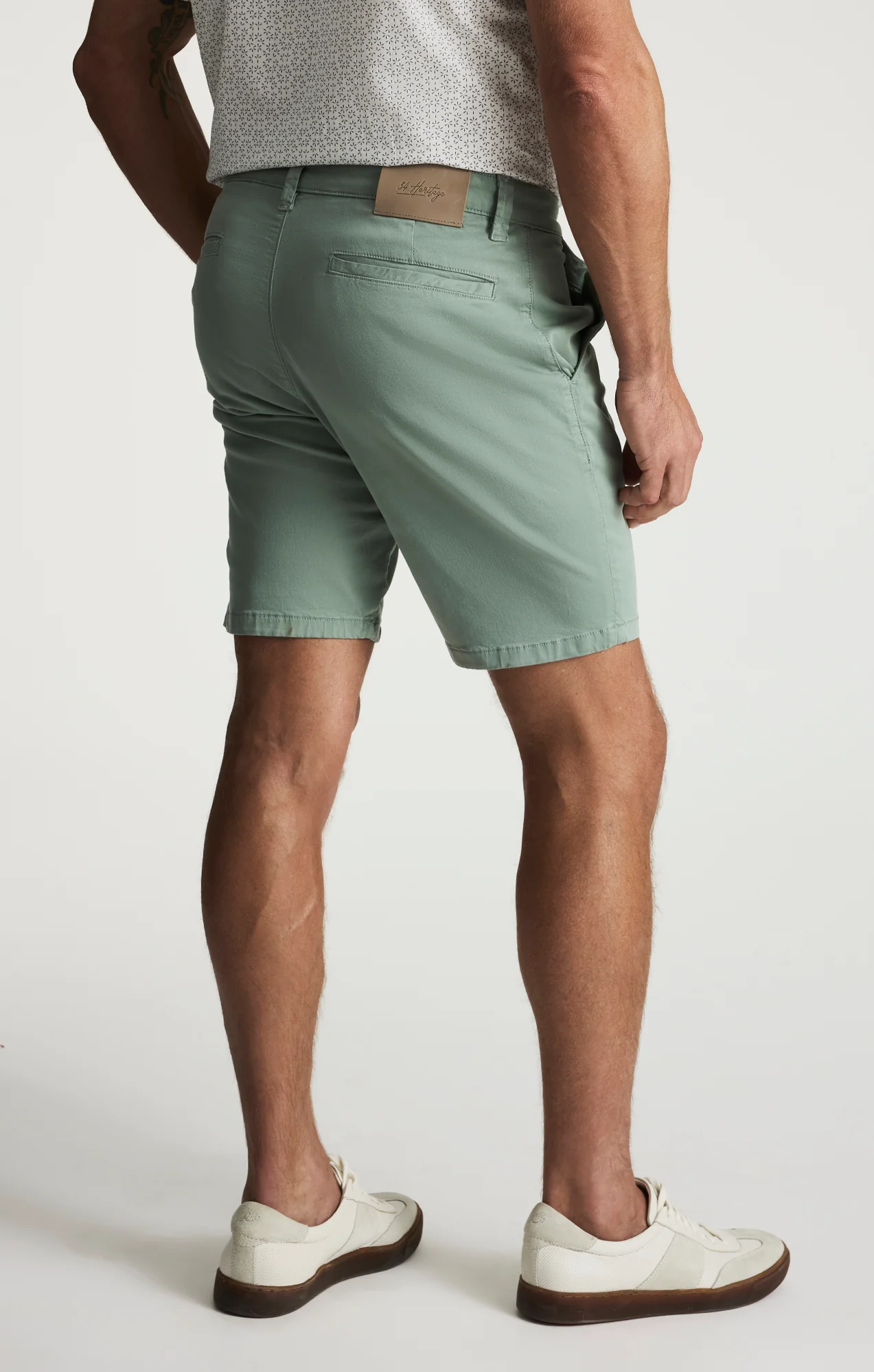 Arizona Slim Shorts In Iceberg Green Twill - Image 3