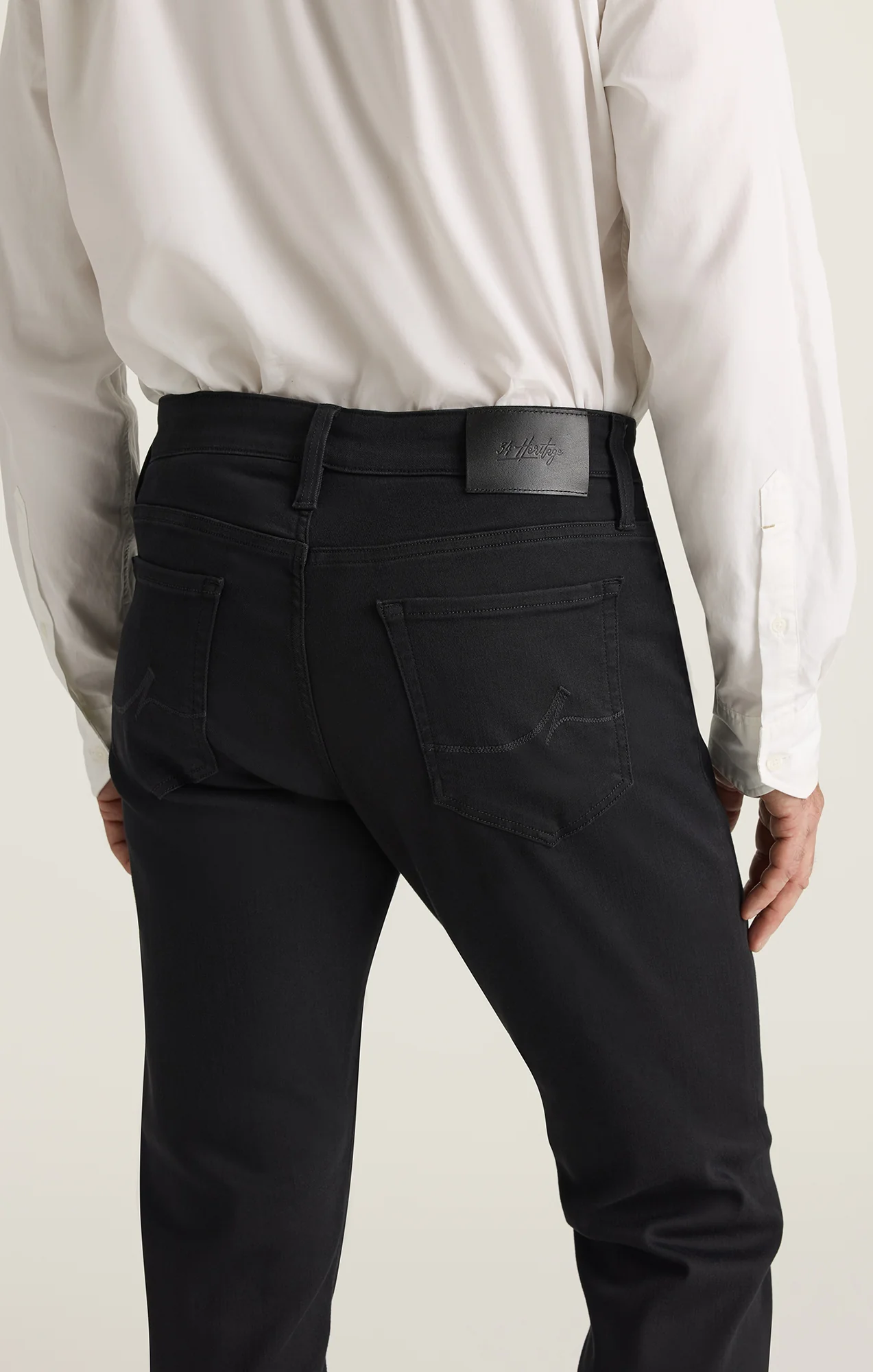 Camino Relaxed Straight Jeans in Black Urban - Image 4