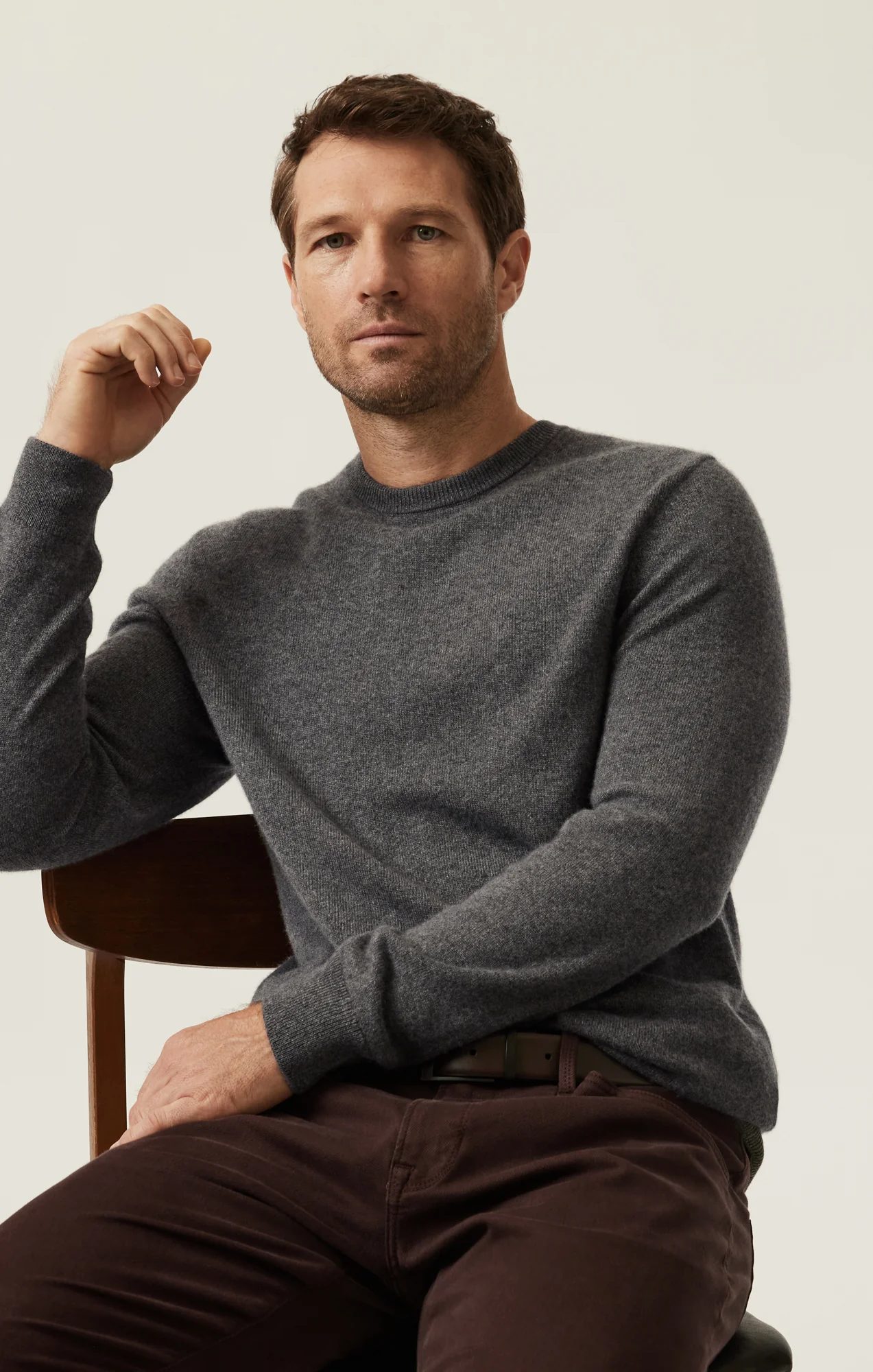 Cashmere Crew Neck Sweater In Charcoal - Image 7