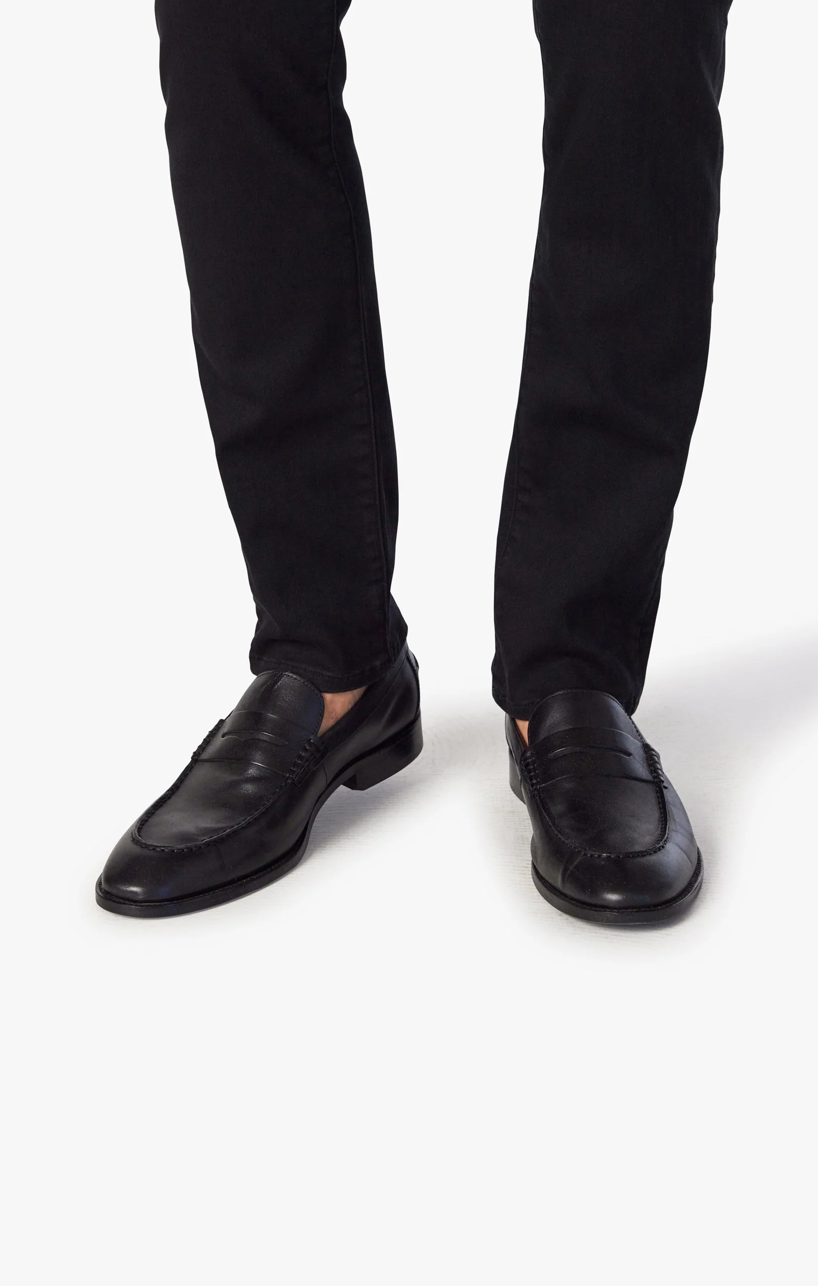 Cool Tapered Leg Jeans in Black Urban - Image 6