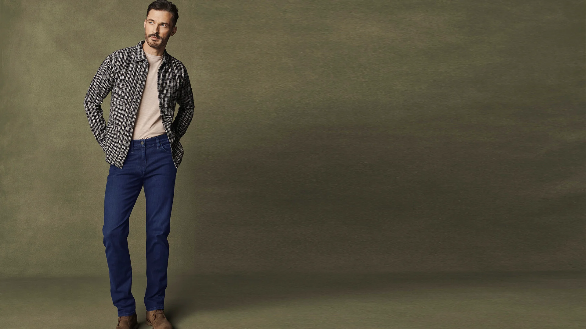 Courage Straight Leg Jeans In Dark Midnight Brushed Urban - Image 8