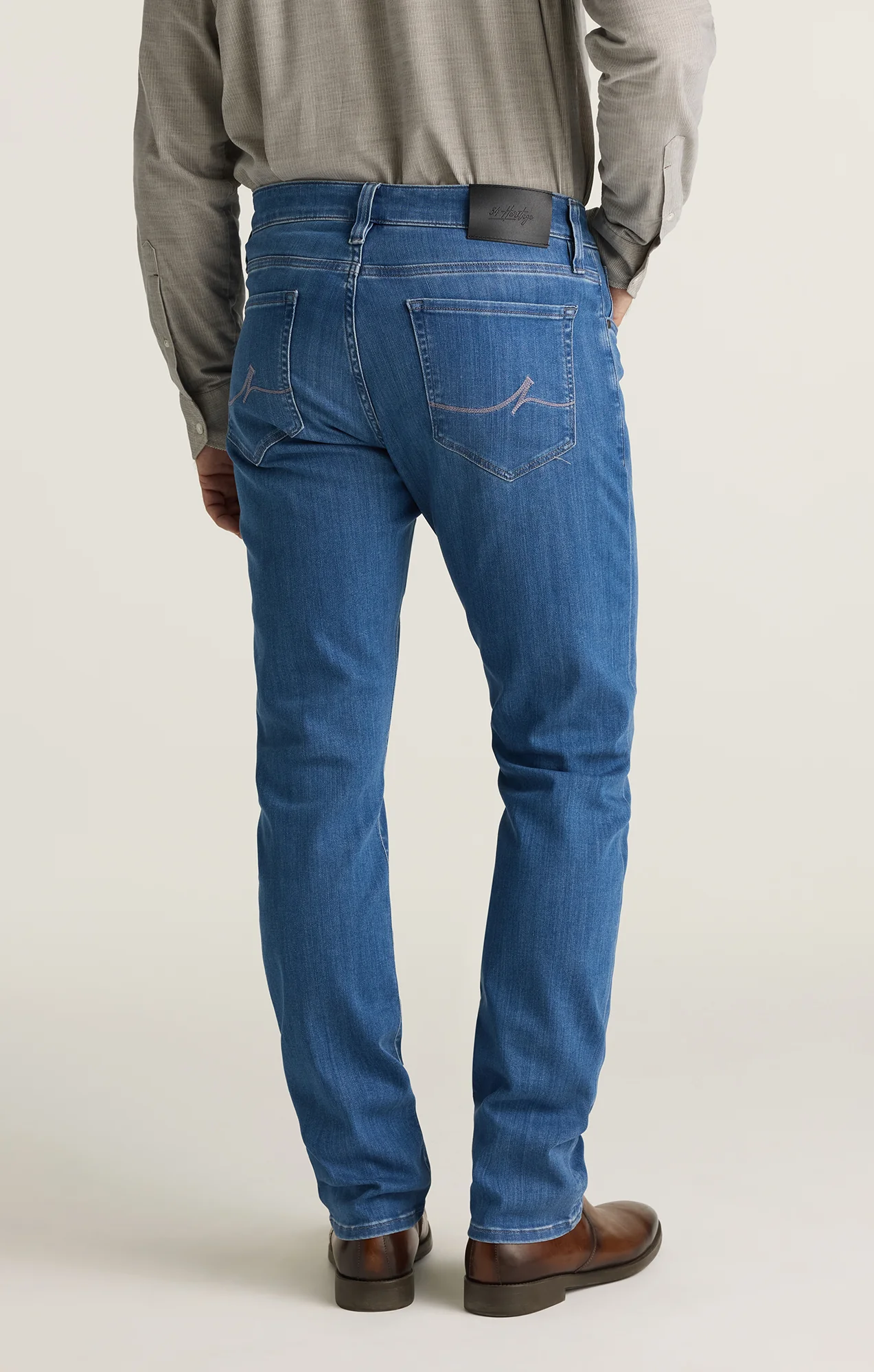 Courage Straight Leg Jeans in Light Brushed Urban - Image 4