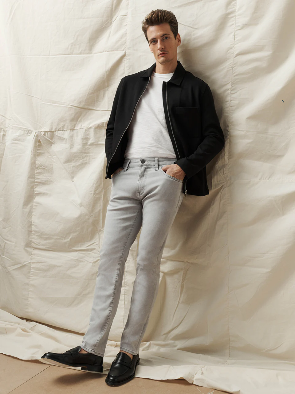 Courage Straight Leg Jeans In Light Grey Refined - Image 10
