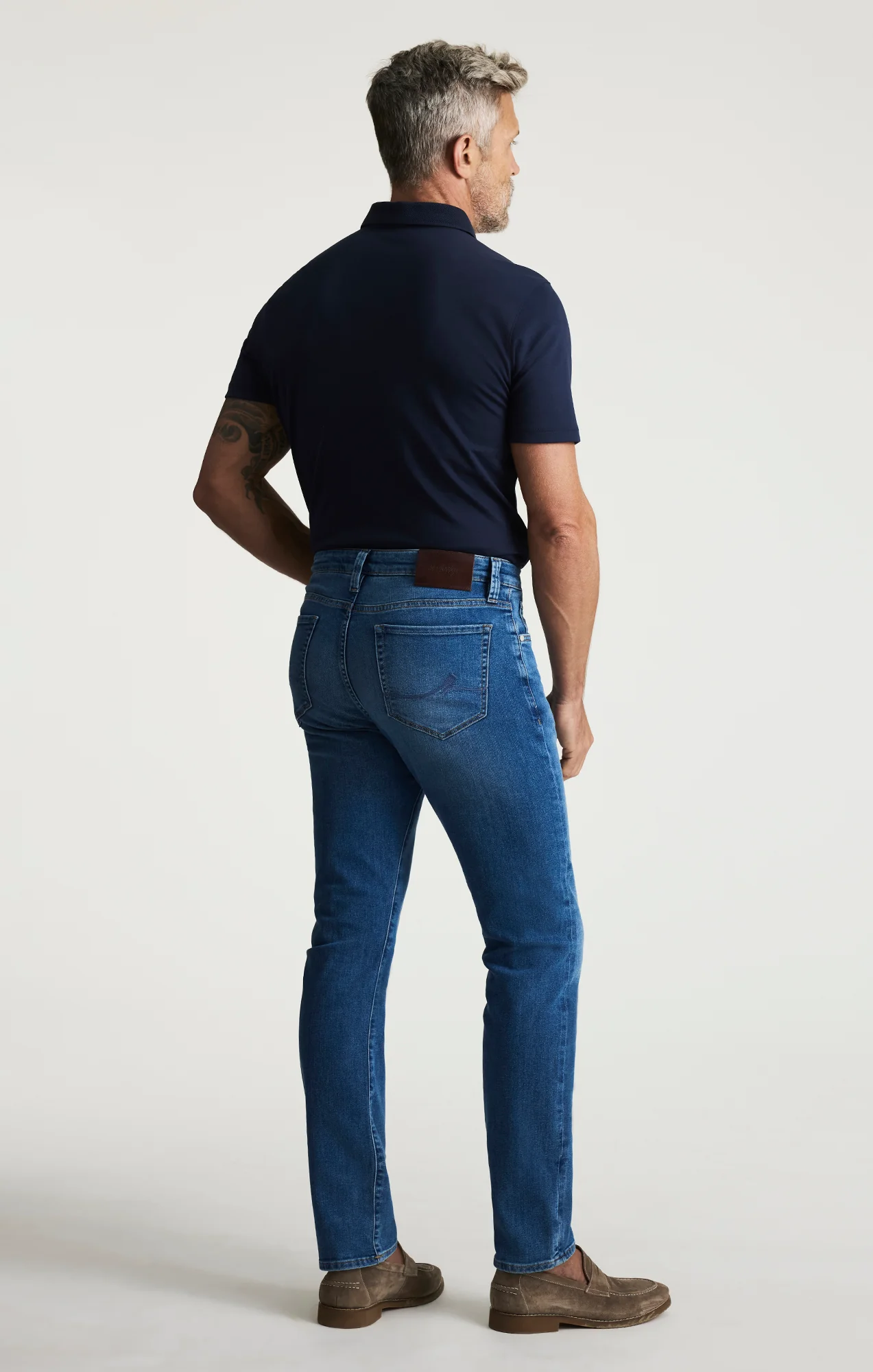 Courage Straight Leg Jeans In Mid Brushed Aerodenim - Image 5