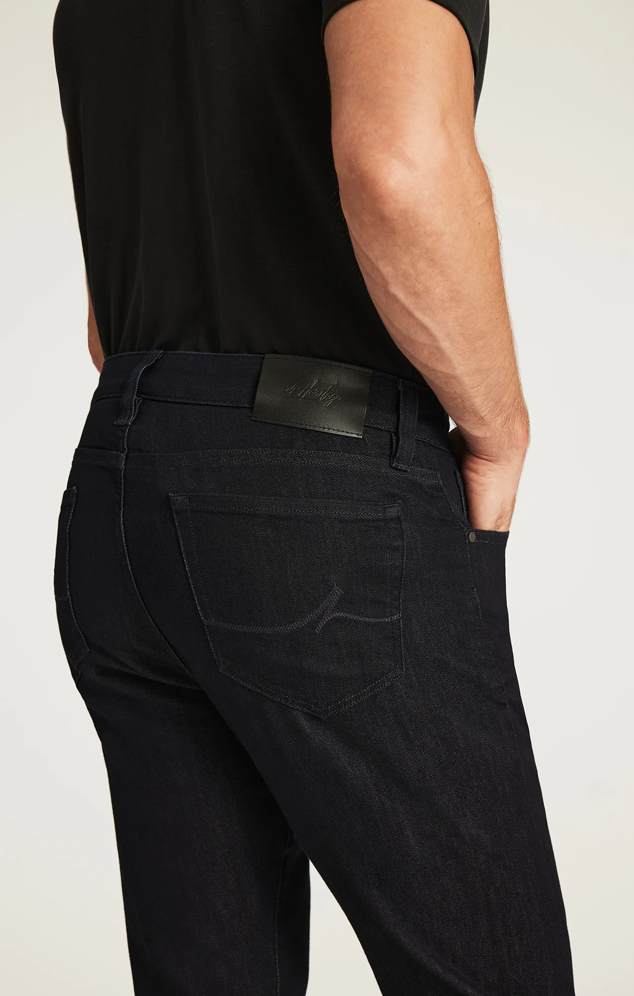 Courage Straight Leg Jeans in Rinse Aerodenim - Image 6