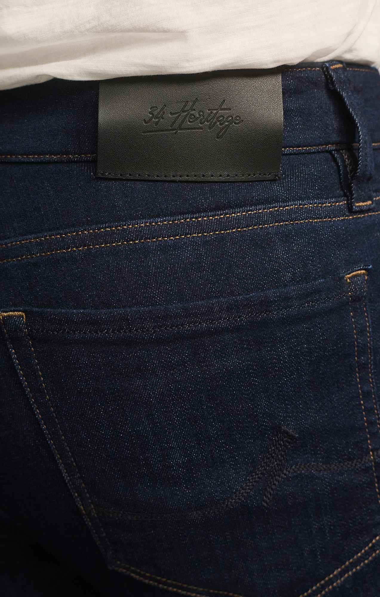 Courage Straight Leg Jeans in Rinse Organic Ultra - Image 6
