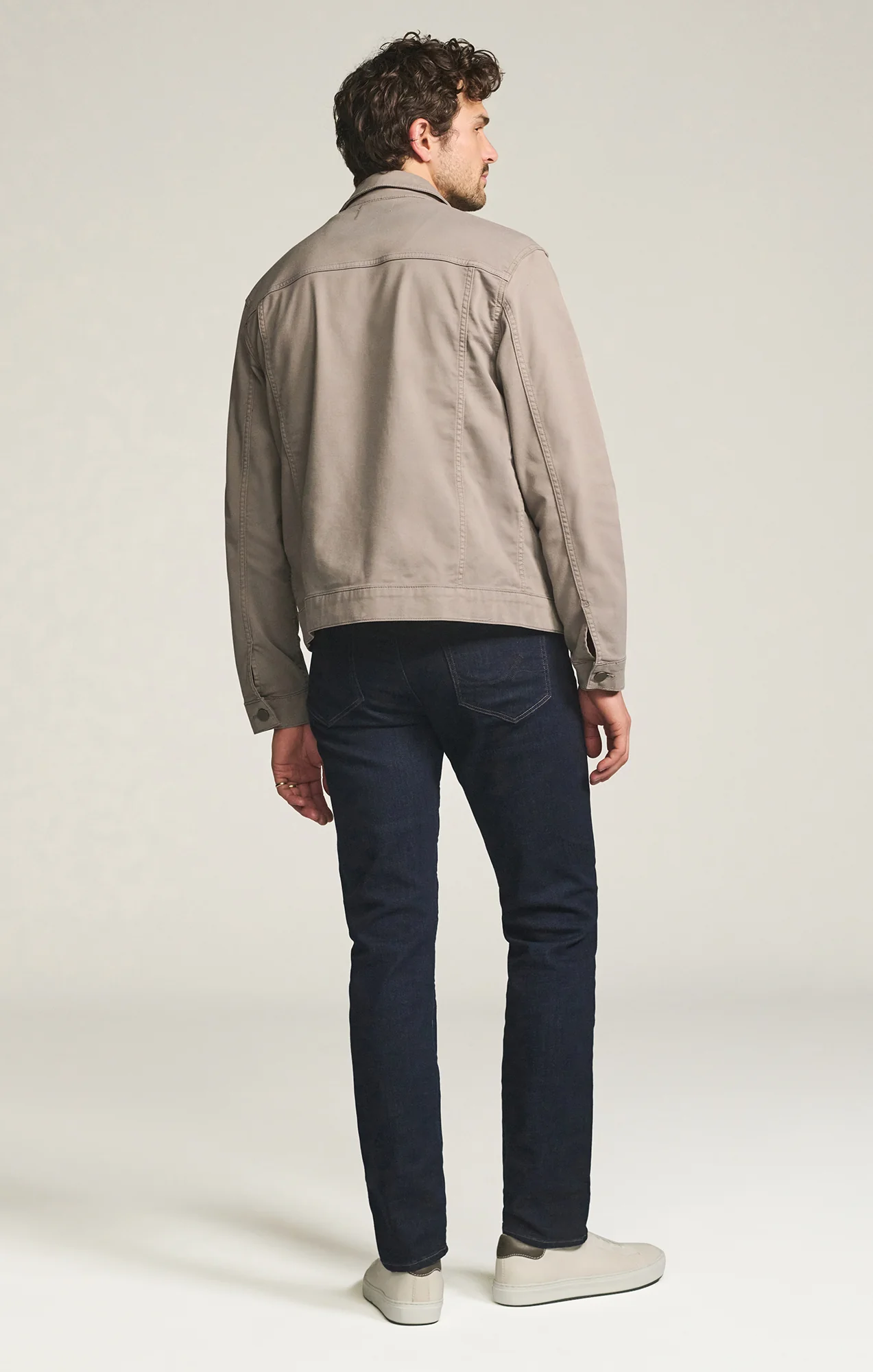 Courage Straight Leg Jeans in Rinse Organic Ultra - Image 8