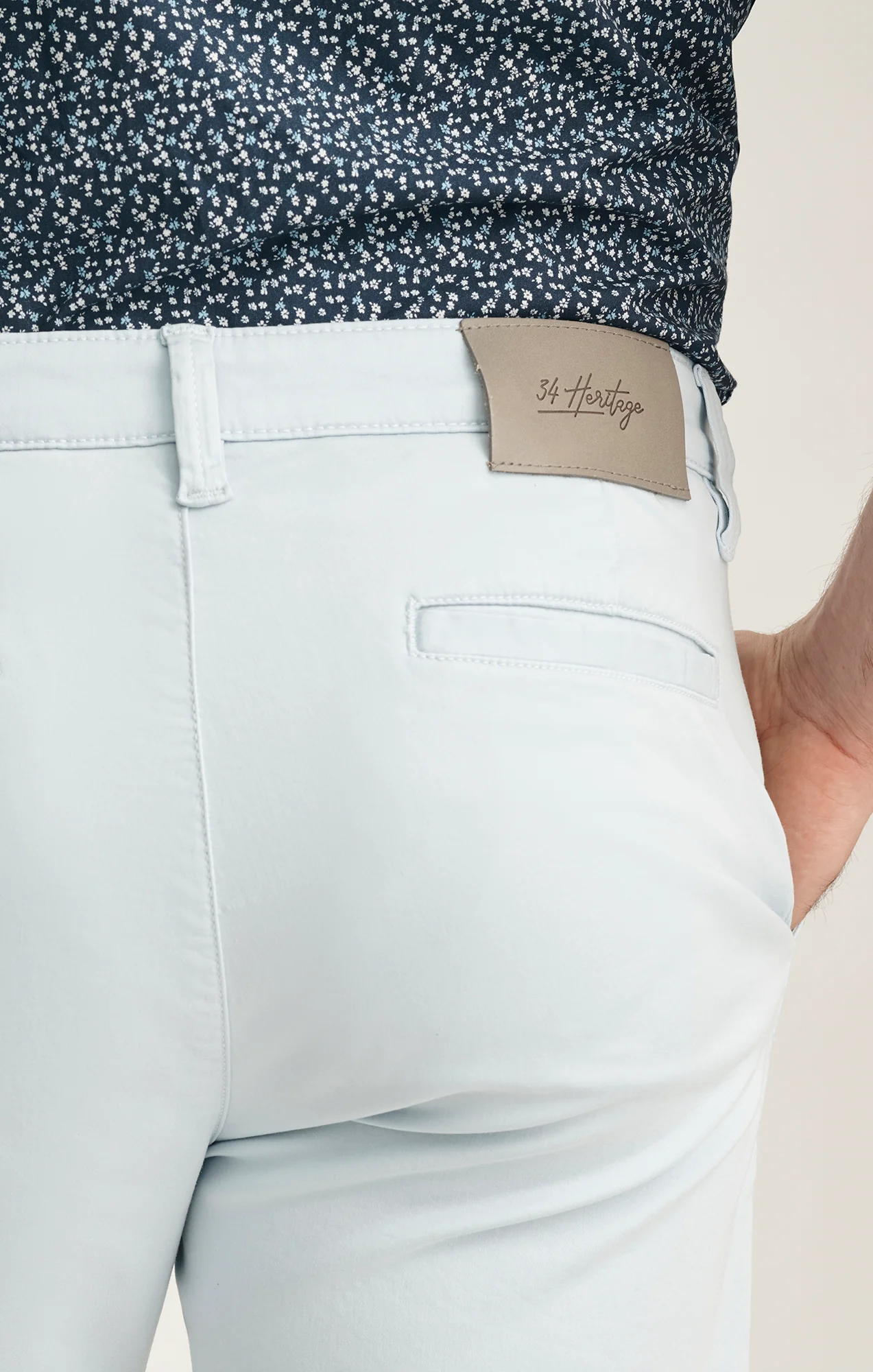 Hampton Classic Shorts In Breeze Twill - Image 3