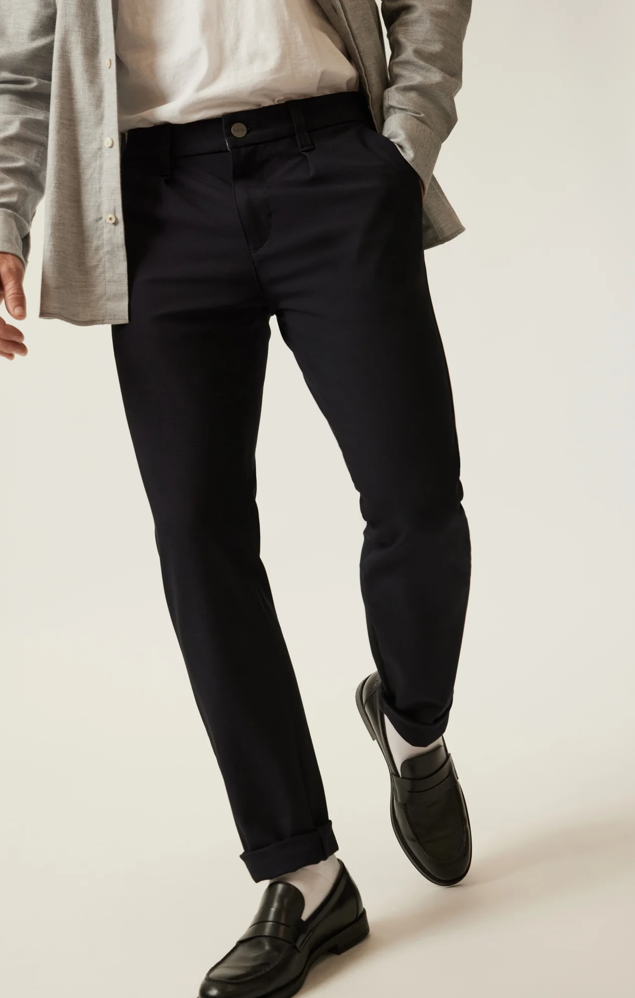 Lucca Pleated Leg Chino Pants In Navy Supreme - Image 8