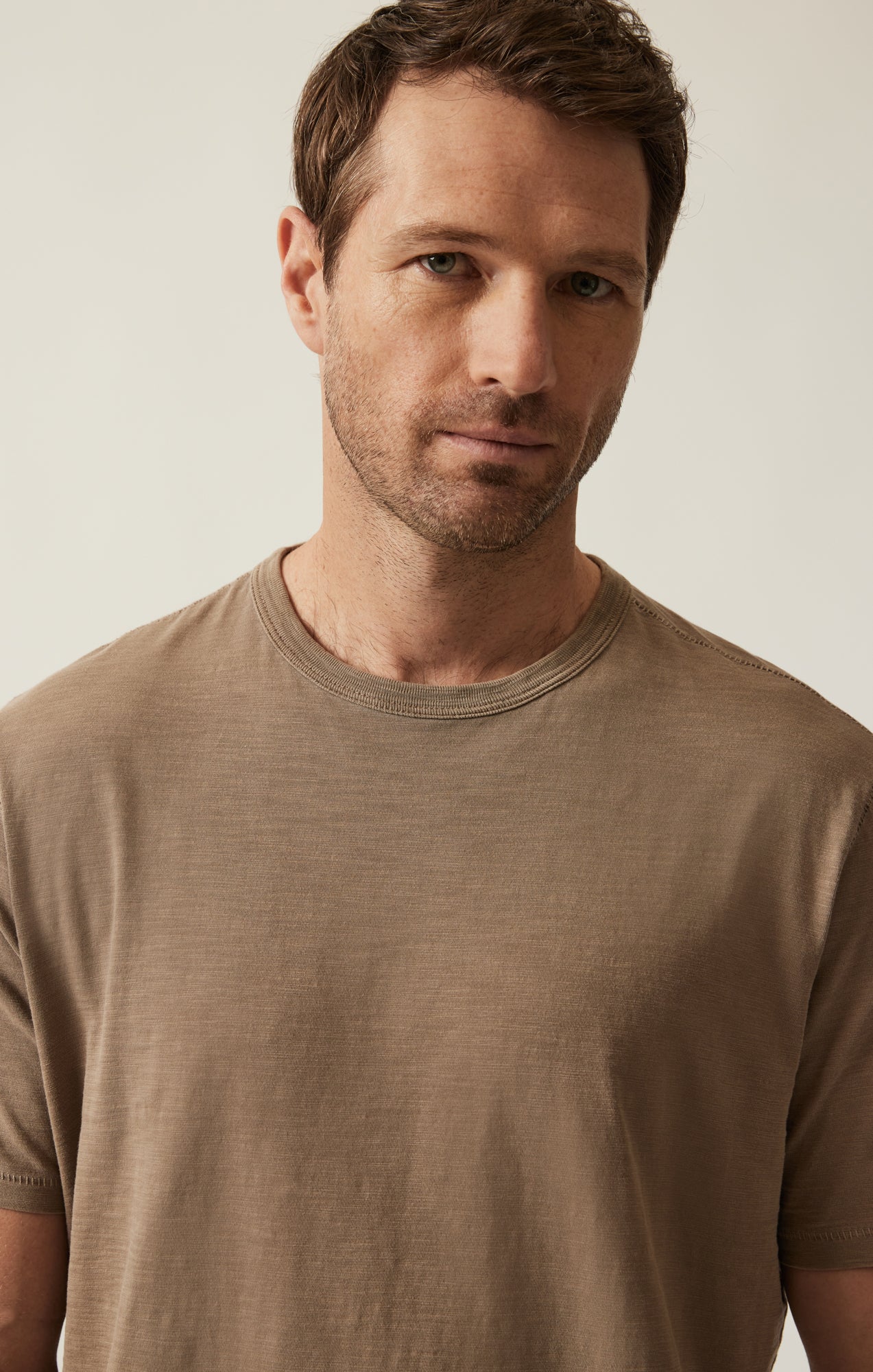 Slub Crew Neck T-Shirt in Shitake - Image 5